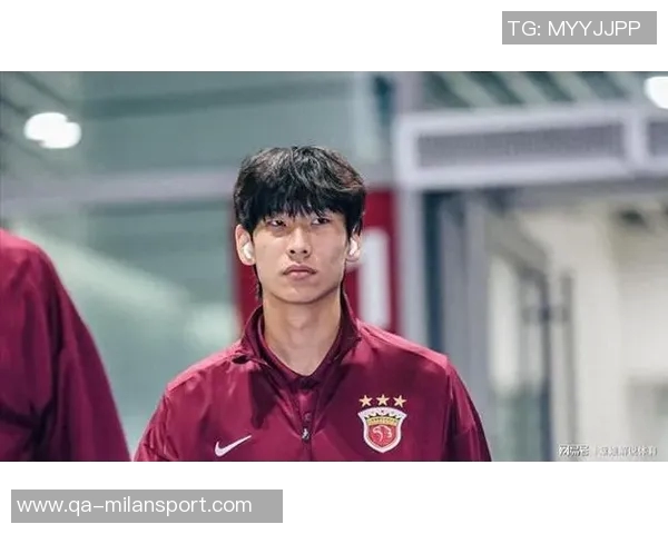 祝海港足球俱乐部球员李新翔生日快乐愿他在新的一岁里更进一步